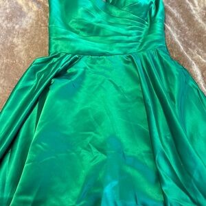Elegant Green Satin Dress Size 10